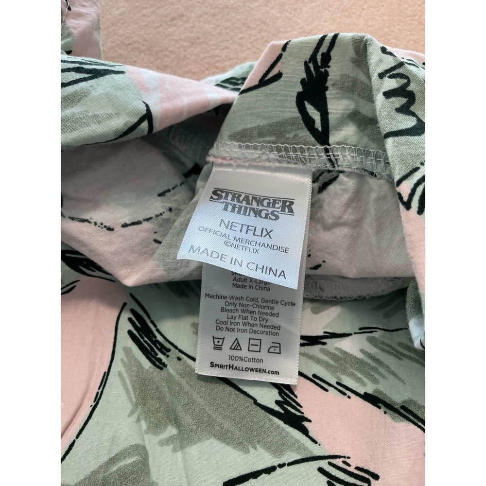 Stranger Things Hopper Shirt Adult XL Pink Green Excellent 80s Cosplay - Picture 5 of 8